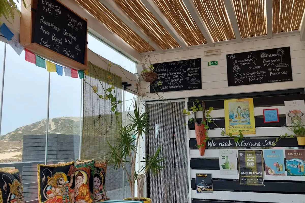 Barbatana Surf & Deli in Carvoeira