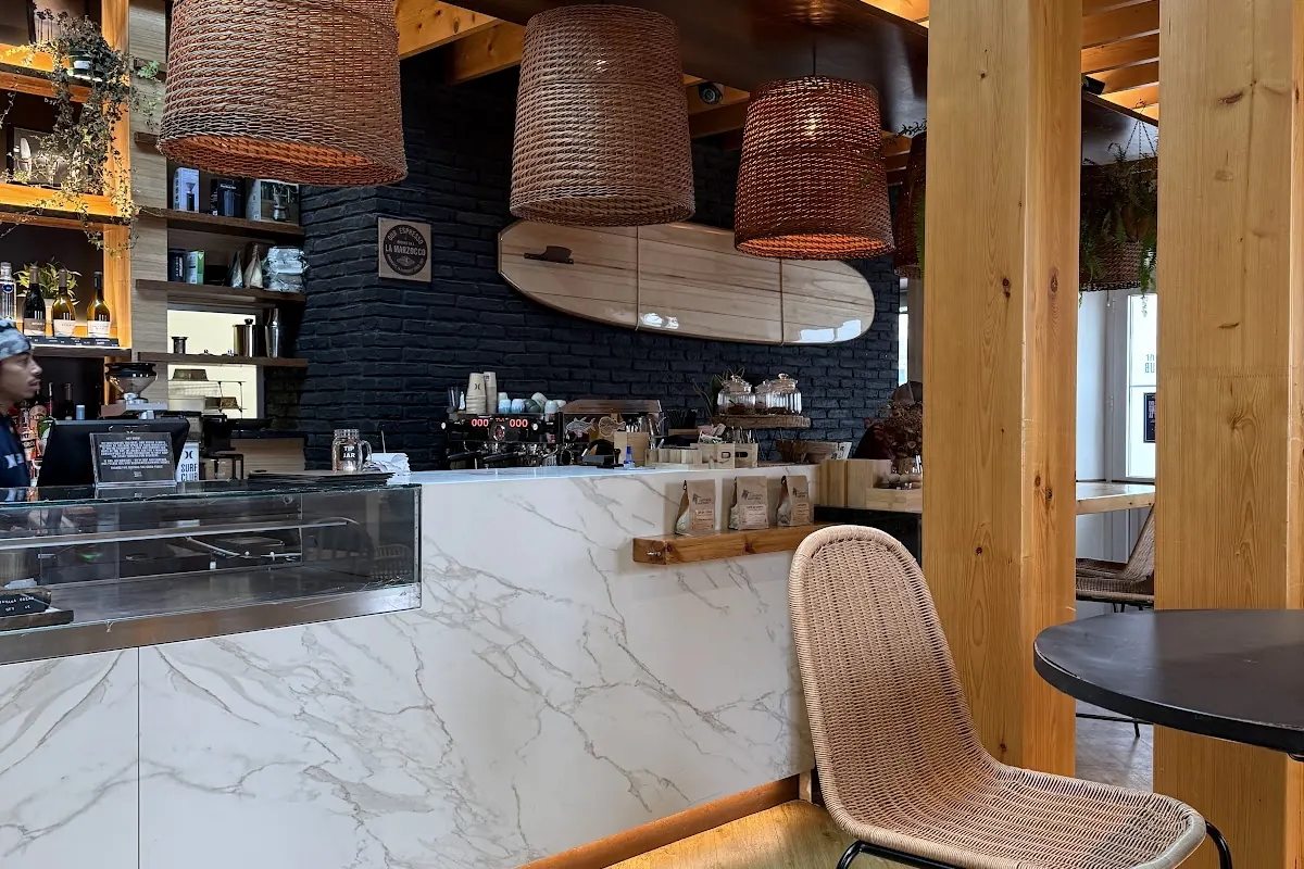 Hurley Café, Sourdough Bakery & Restaurant. in Ericeira