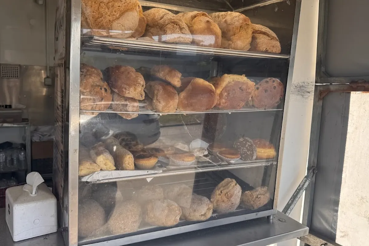 Pão com Chouriço de Celeste Alecrim in Carvoeira