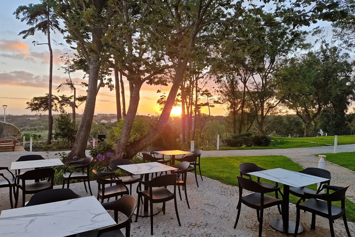 Quinta da Cerca Restaurante & Garden Bar in Mafra