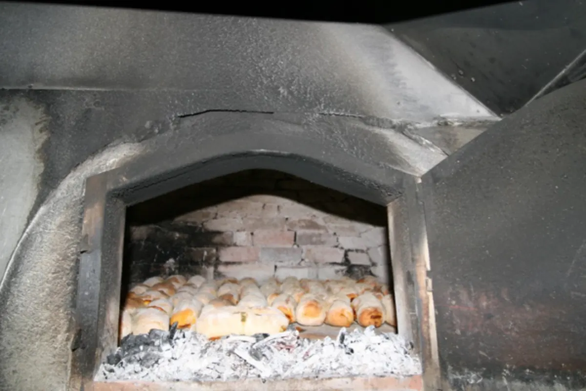 There is Bread with Chorizo ​​and Without in Carvoeira