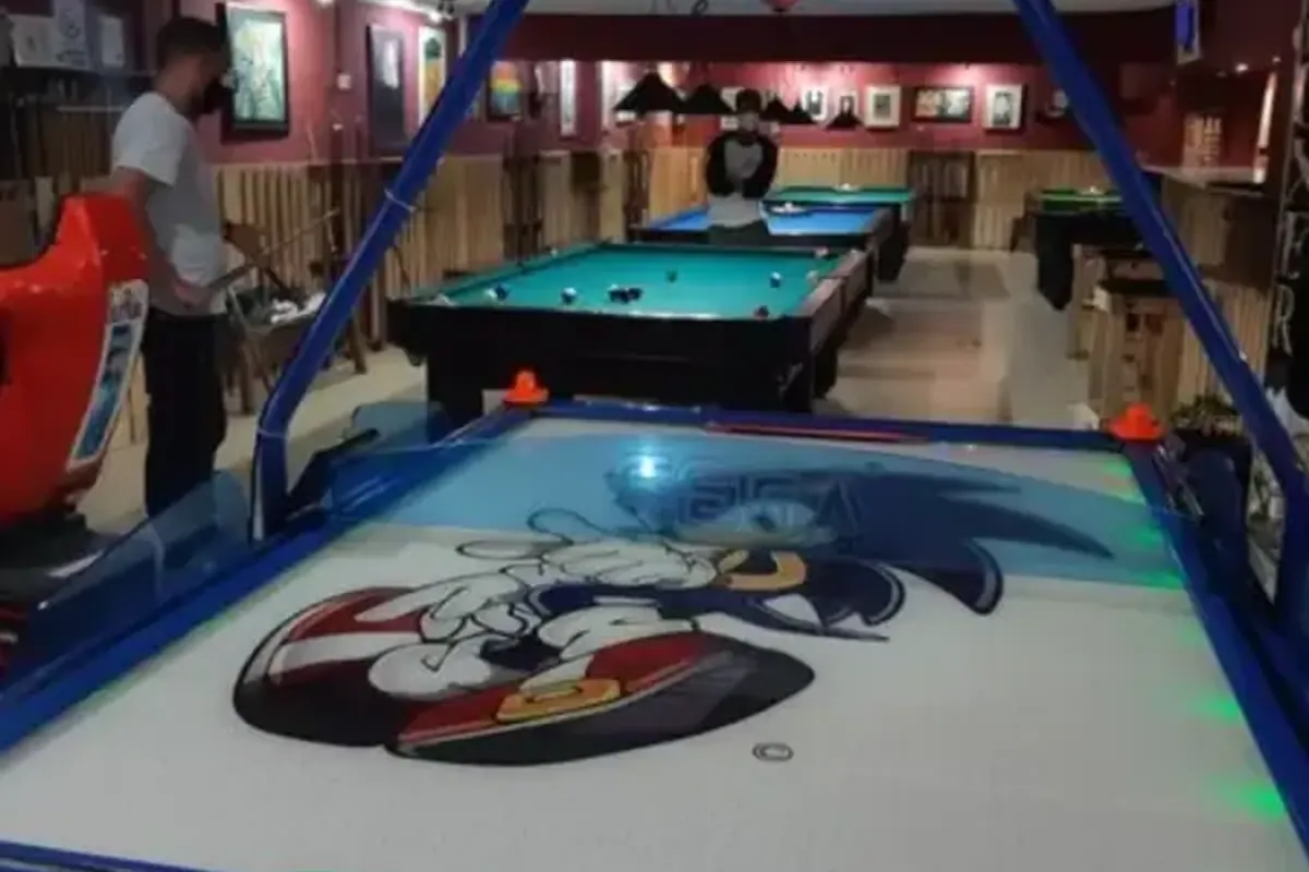 Tiro Taco Pool & Sports Bar in Ericeira